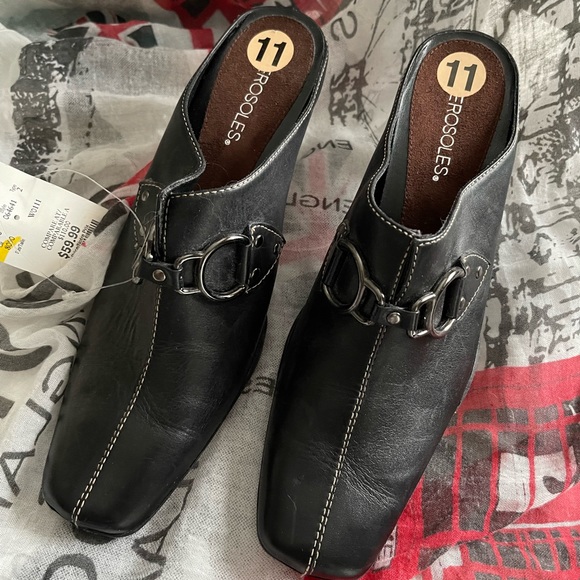 NWT.  Aerosoles, black, leather, slip-on high-heeled shoes. Size 11. Gorgeous 🤩 - Picture 1 of 3